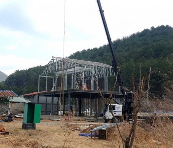 태백개인주택 2층집 골조를 세우는 태백크레인
